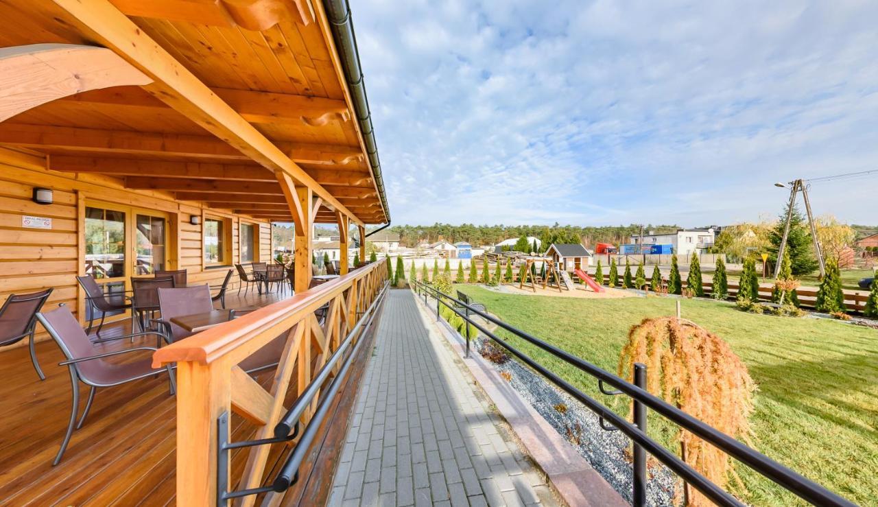 Hotel Czerwone Korale Cielimowo Exterior foto